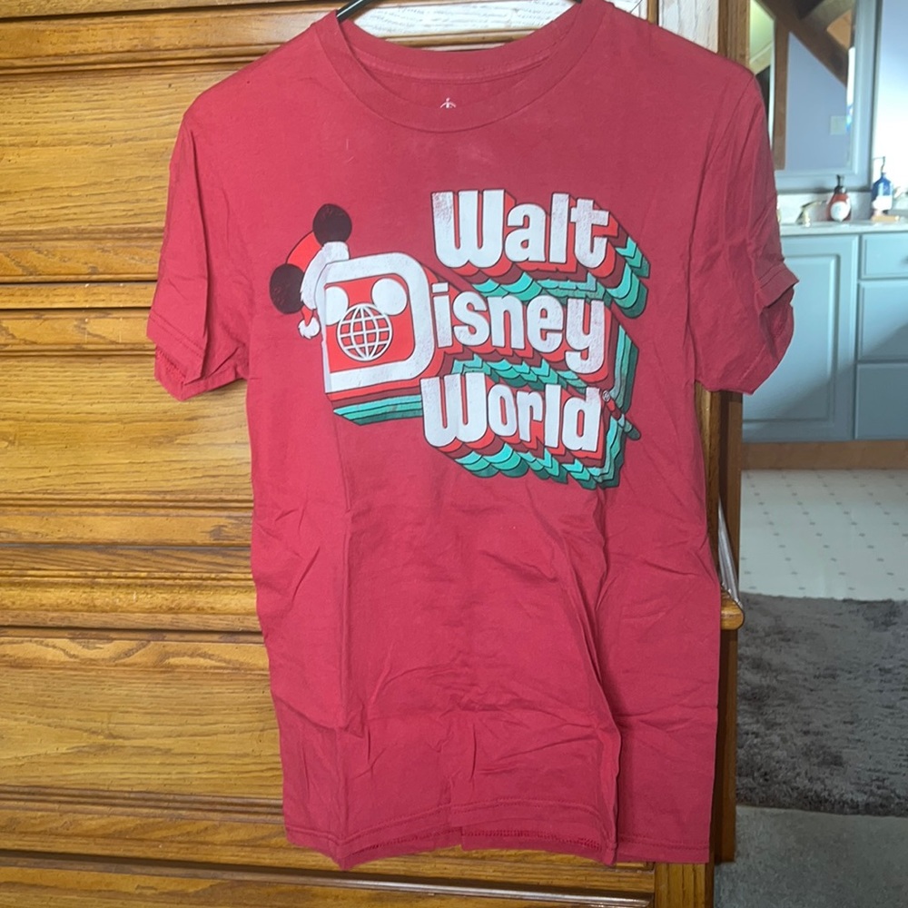 EUC Disney Christmas Tee